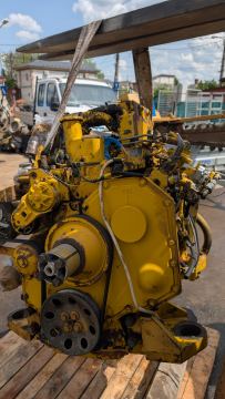 Excavator Komatsu SA4D102E-1 pentru buldoexcavator — fotografia 6