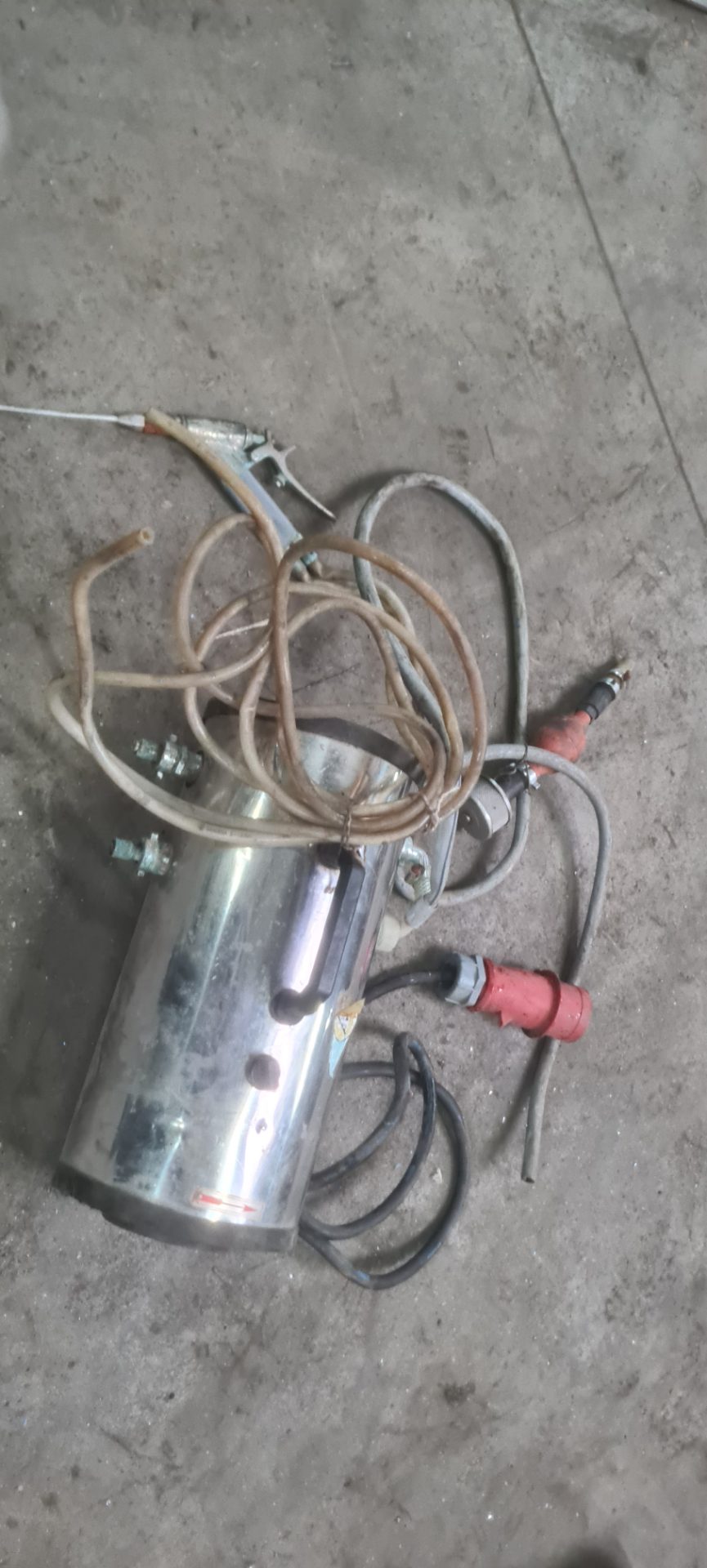 Masina injectat carne cu un ac